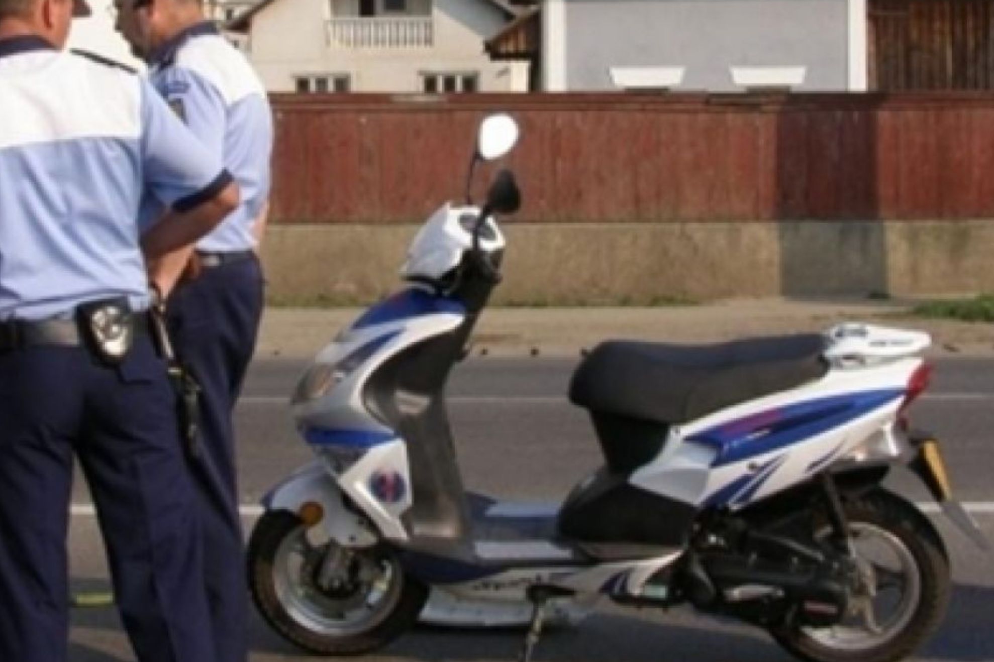 politia moped