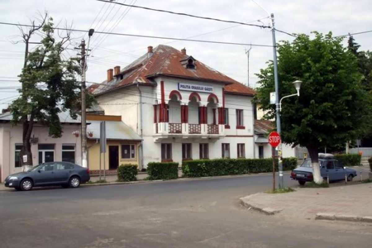 politia-Gaesti1