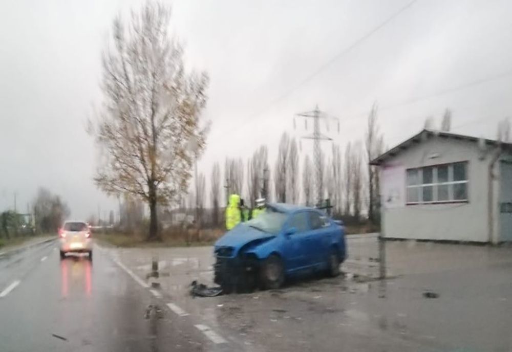 Coliziune între un autobuz și un autoturism, pe DN 71,în Dâmbovița