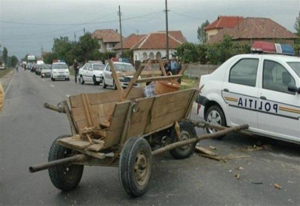 Copil de 5 ani transportat la spital, după ce a căzut din căruță