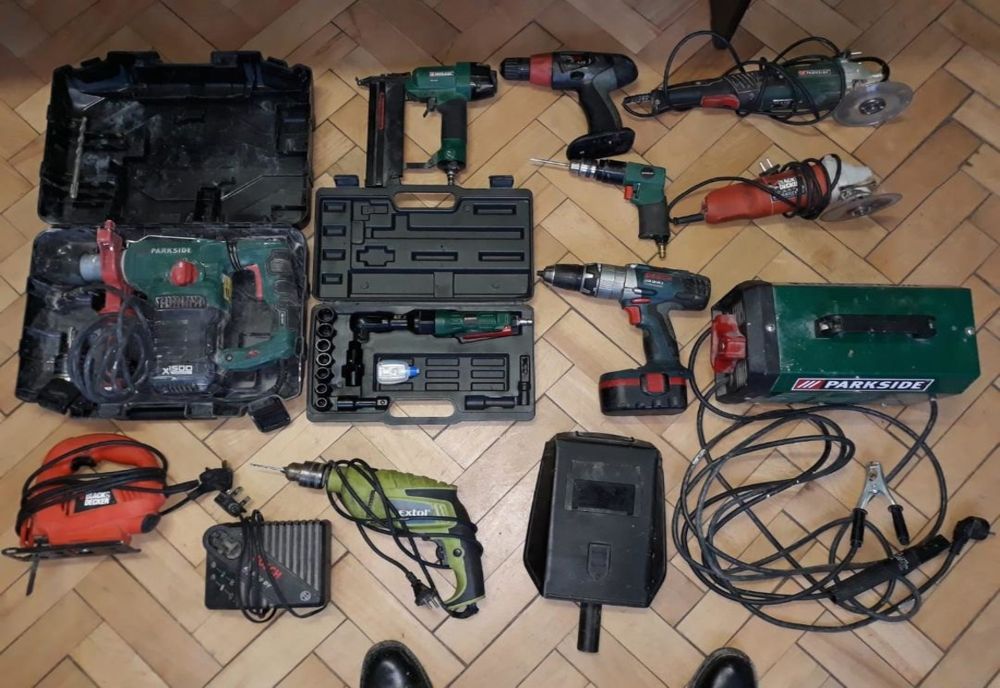 Erau ''specializați'' în sustragerea de unelte electrice. Au fost prinși de polițiștii dâmbovițeni
