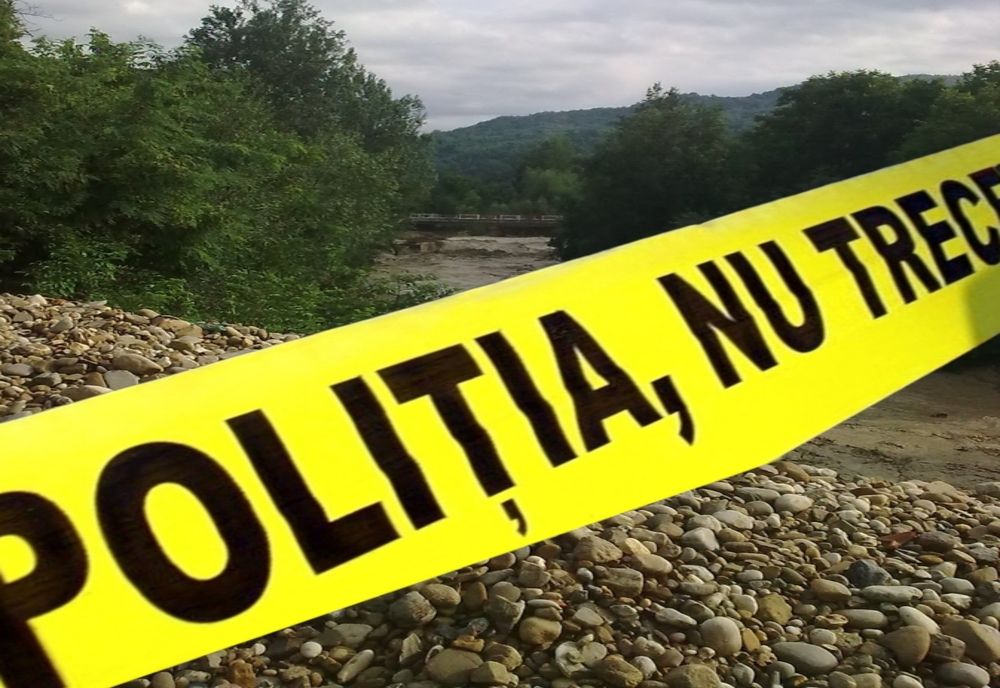 Bărbat de 58 de ani găsit decedat, pe malul unui râu, la Pucioasa