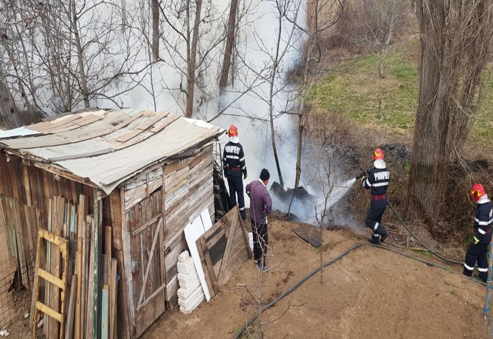 Pompierii au probleme cu incendiile de vegetație și în orașe