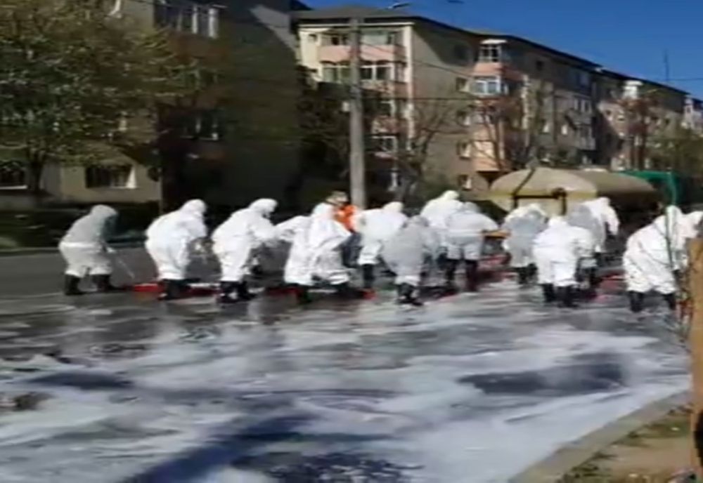 Acțiune impresionantă de igienizare și dezinfecție la Târgoviste, împotriva coronaviruslui