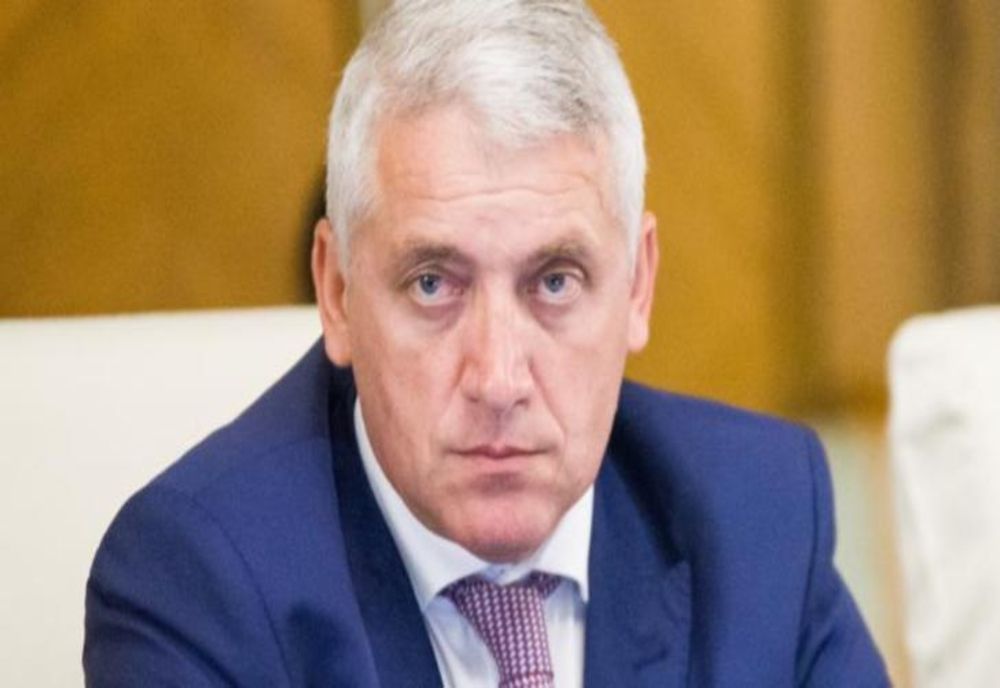 100% TU DECIZI! Adrian Țuțuianu, baronul cu 10 case și 20 de terenuri care a sărit dintr-o barcă în alta