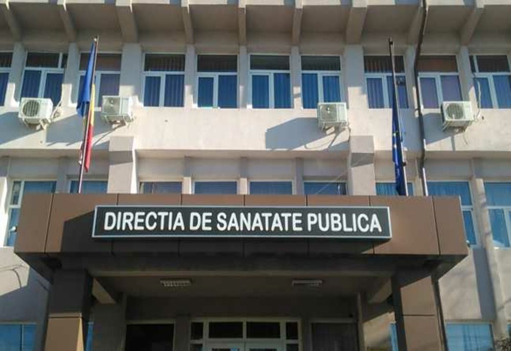 Call center-ului COVID-19 de la DSP Dâmboviţa are şase linii telefonice la care răspund militari