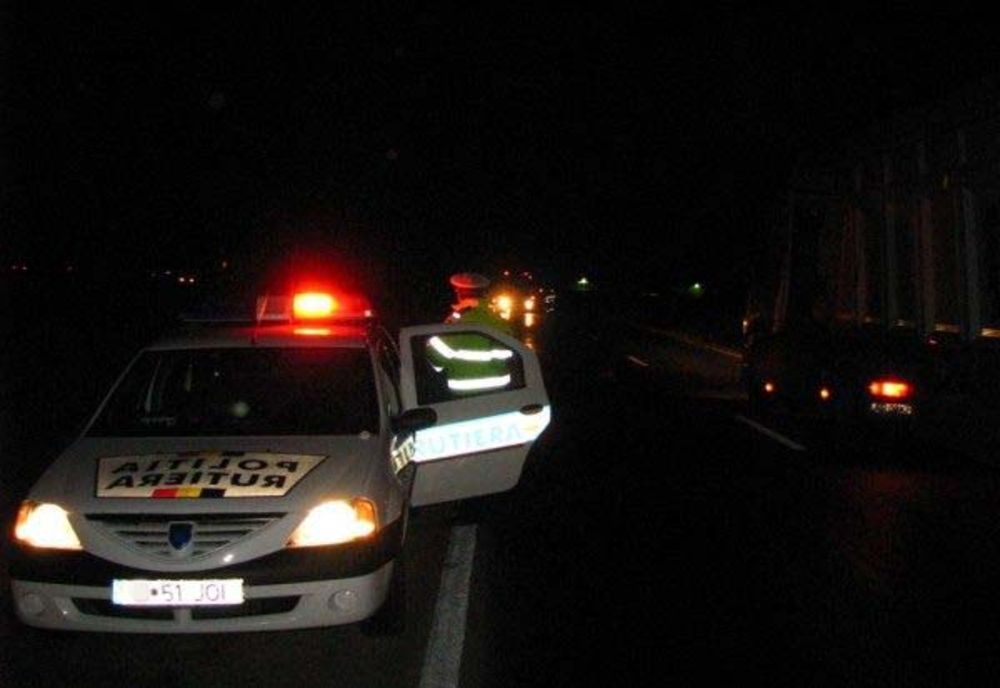 Dâmbovița. Bărbat întins pe carosabil, lovit mortal de o mașină condusă de o tânără de 25 de ani