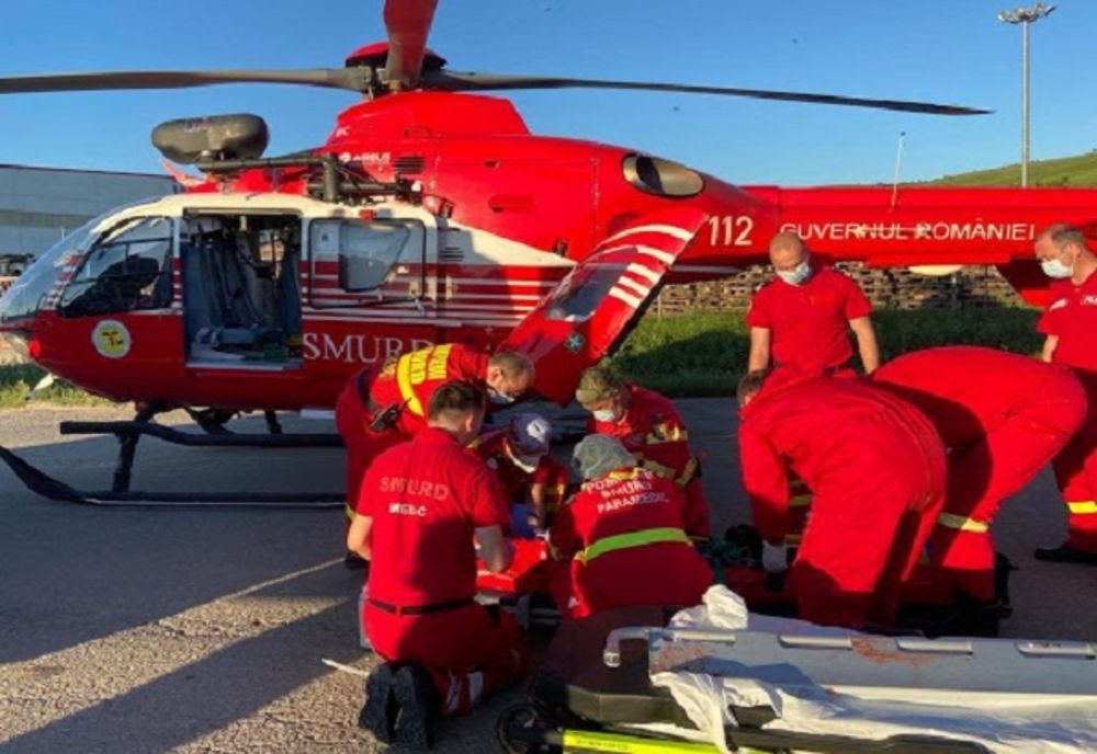 Tânăr lovit de tren în Dâmbovița! Acesta a fost transportat la spital cu elicopterul SMURD