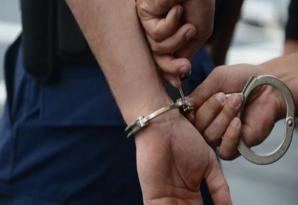 Dâmbovița. Un bărbat a fost reținut de polițiști după ce și-a șantajat fosta concubină