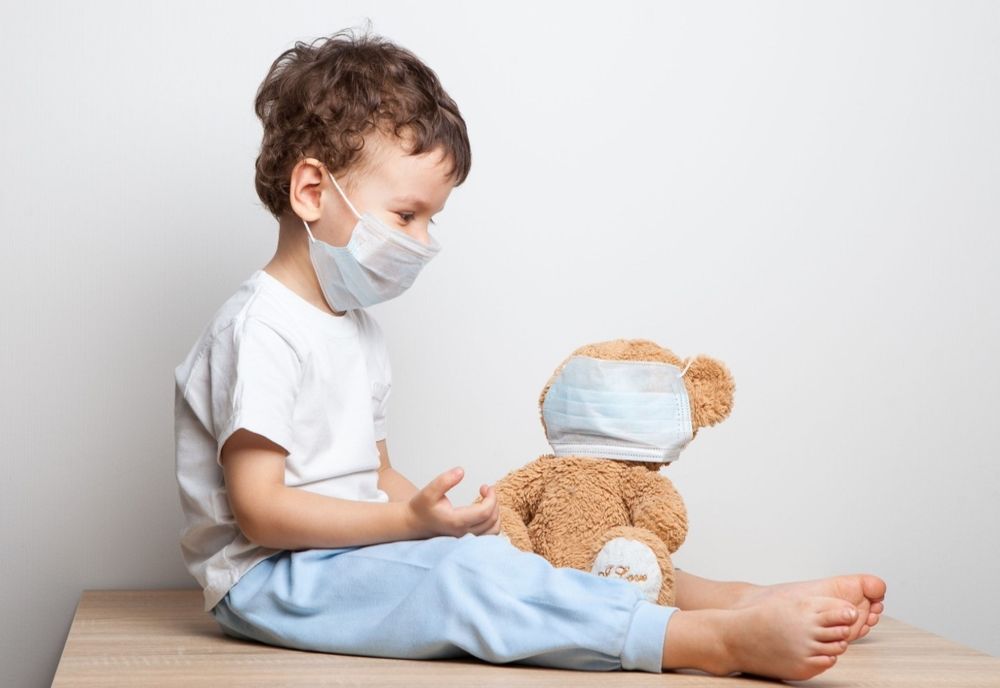 Măștile textile vor fi interzise la școală! Elevii, studenții și profesorii vor purta doar cele medicinale