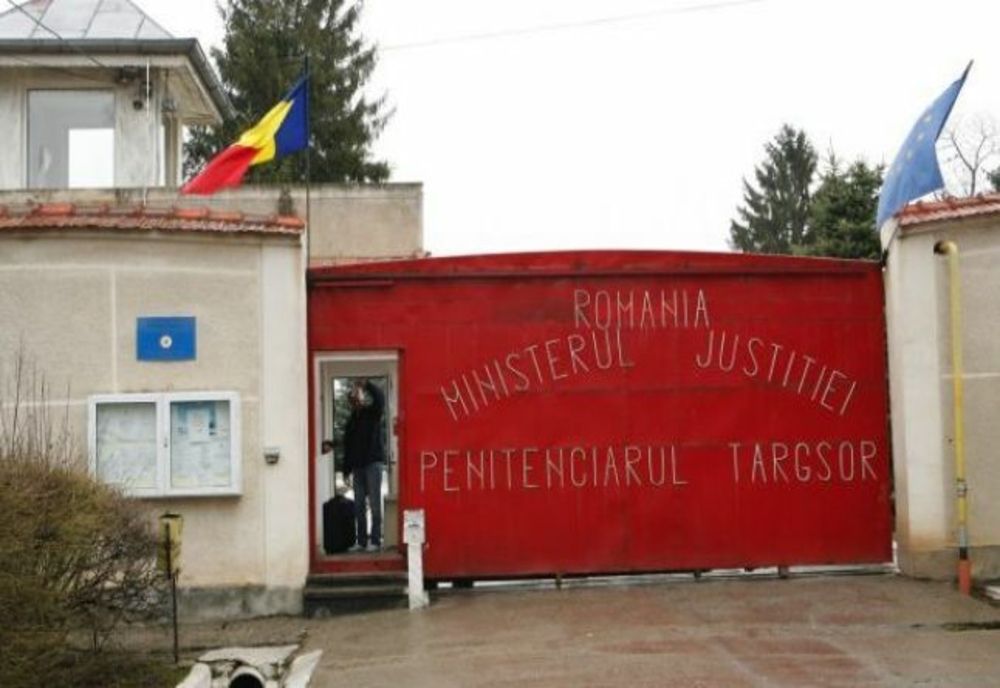 Ani grei de pușcărie pentru două femei din Dâmbovița. Au fost încarcerate pentru fapte de omor și trafic de minori