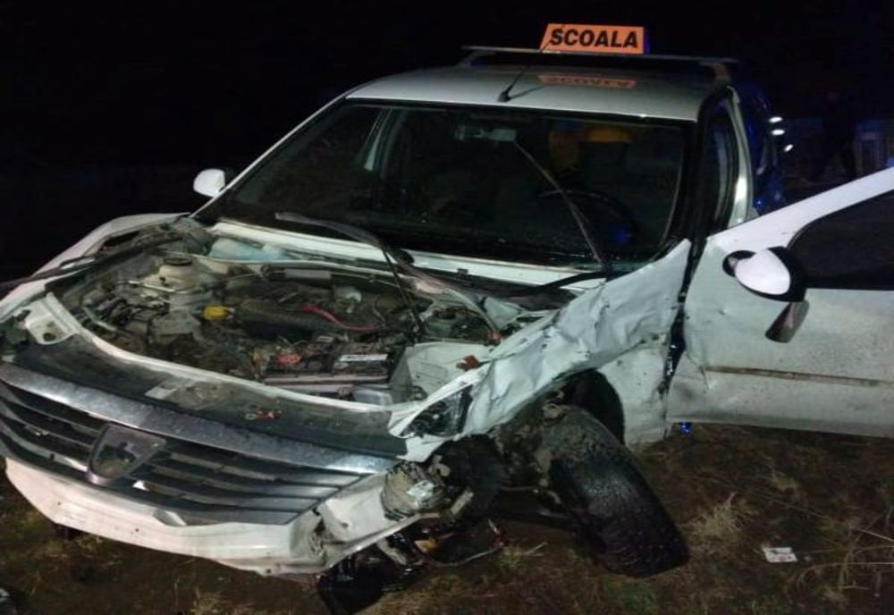 Accident violent de la Bolovani.A fost implicată o mașină utilizată la școala de șoferi. 7 persoane au fost accidentate