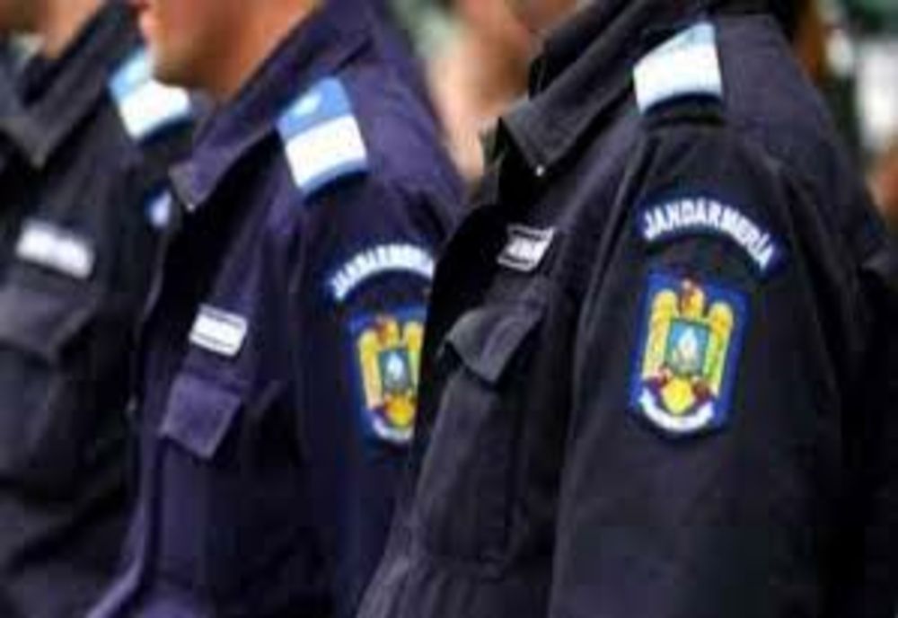 53 de tineri din Dâmboviţa s-au înscris la concursul pentru admiterea în școlile militare, ca să devină jandarmi
