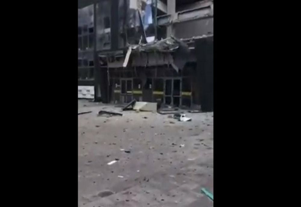 Bazin de înot din Mariupol, bombardat în timp ce adăpostea copii și gravide