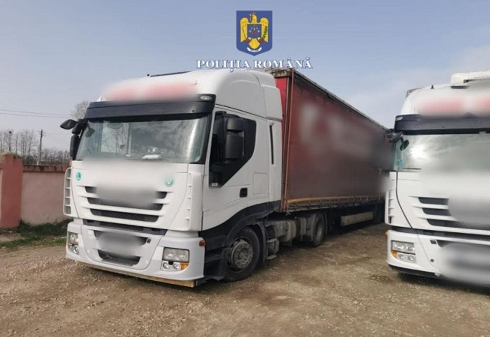 Patru șoferi de TIR, din Turcia, fără drept de muncă în România, opriți de oamenii legii