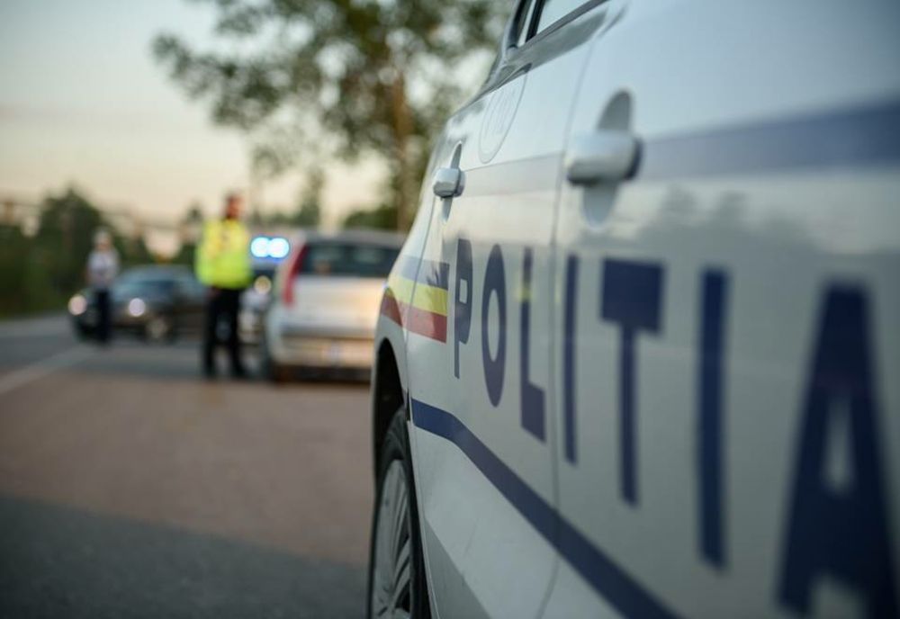 Ciocnire violentă între două autoturisme în Dâmbovița! O persoană a fost rănită