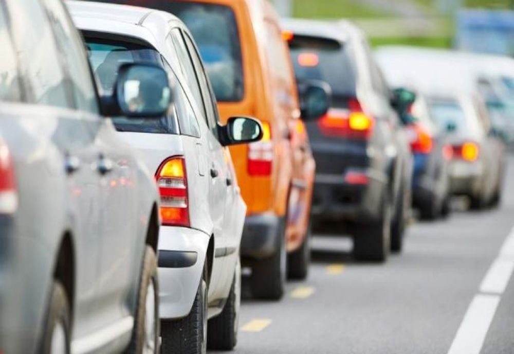Zeci de firme interpuse în achiziţii de autoturisme rulate au prejudiciat bugetul de stat cu 16 milioane euro