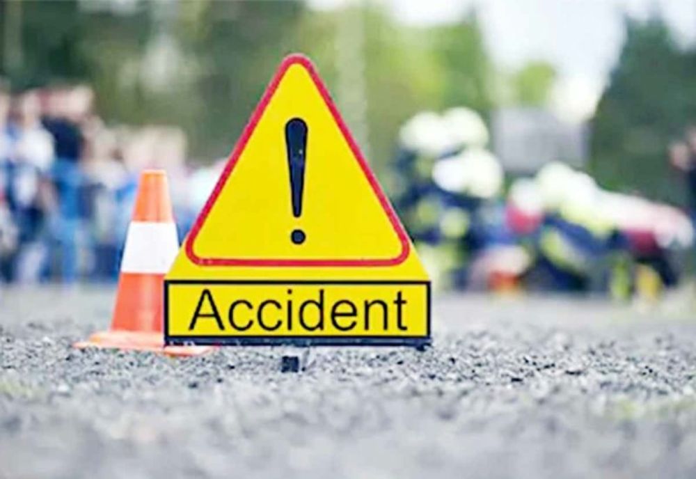 Dâmbovița. Ciocnire violentă între două mașini, pe DJ 701, la Odobeşti. Trei persoane, între care și un șofer, au fost transportate de urgență la spital