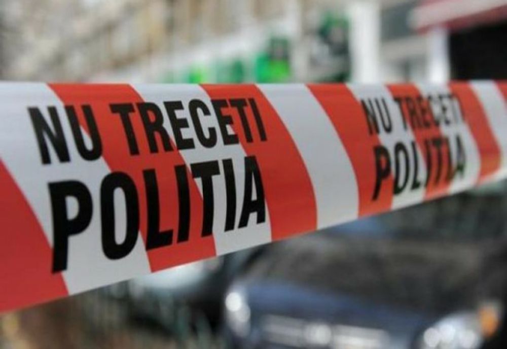 O femeie şi fiicele sale, de 6 și 13 ani, găsite moarte în locuința lor din Dâmbovița. Ipoteza șocantă luată în calcul