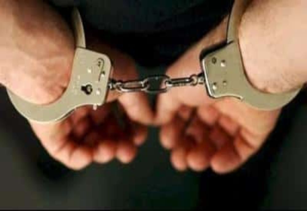 Bărbat din Dâmbovița, condamnat la 2 ani de închisoare pentru violență în familie, săltat de poliţişti şi depus la penitenciar