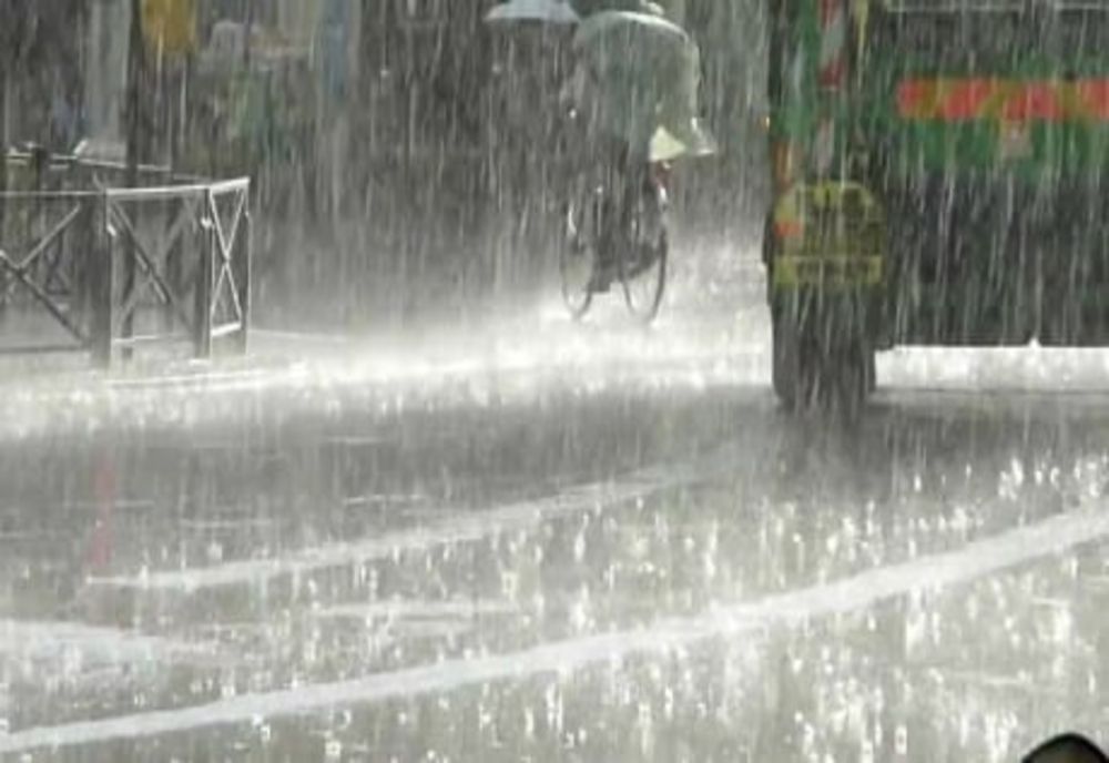 ATENȚIONARE METEOROLOGICĂ: COD GALBEN PENTRU INSTABILITATE ATMOSFERICĂ ÎN WEEKEND
