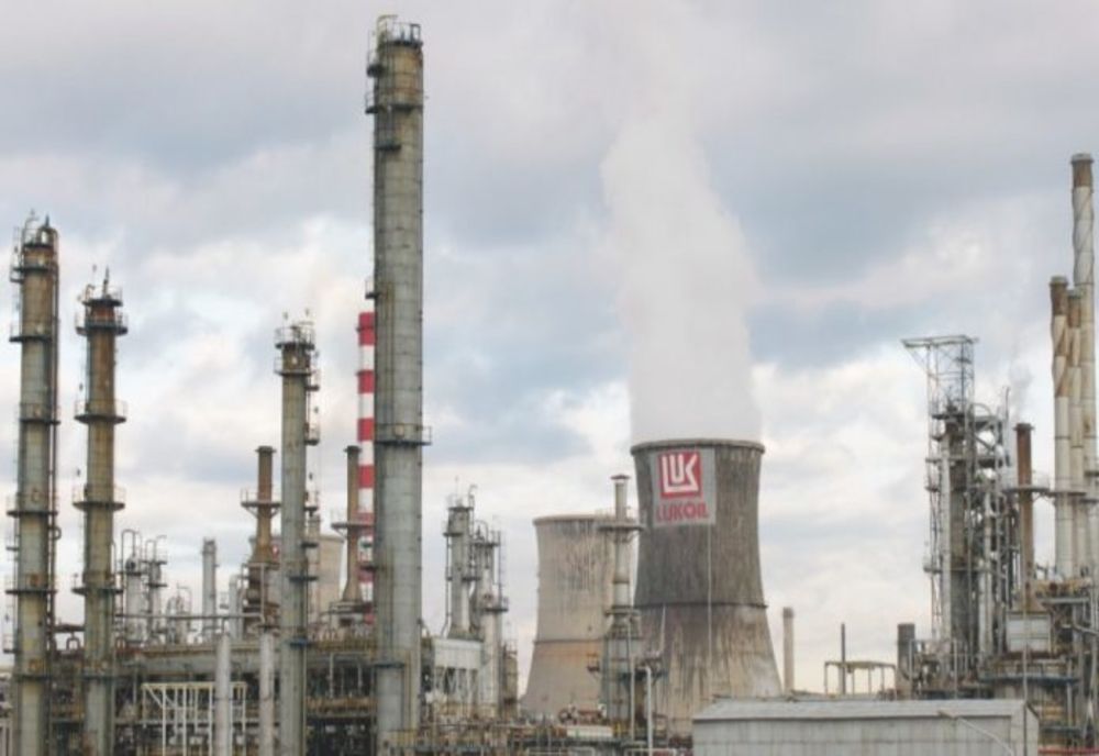 Criza Lukoil lovește din plin: motorina premium depășește 8 lei/litru