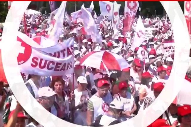 Protest masiv în fața Ministerului Sănătății. Angajații din sistem ies în stradă din cauza legii salarizării