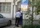VIDEO Tânăr suprins în costumul lui Adam, în curțile unor săteni