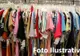 Articole vestimentare contrafăcute confiscate și dosar penal pentru un comerciant din Găești