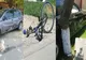 Accident la Butimanu. Un minor, pe bicicletă, a fost acroșat de un autoturism.