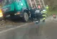 Update-Foto| O persoană prinsă sub un camion cu lemne, răsturnat, pe DN 71, în Dâmbovița, a decedat la spital