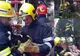 Video-FOTO| "Intervenție în forță" a pompierilor de la ISU Dâmbovița, pentru...o pisică. Animalul se urcase într-un brad, la Moreni.