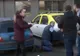 Bătaie în trafic, la Târgoviște, surprinsă în direct de o televiziune națională. Șoferul bătut nu a făcut plângere, spun polițiștii