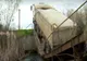 Un camion plin cu pietriș a rupt un pod. GPS-ul i-a arătat șoferului traseul greșit