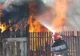 Incendiu puternic la o casă din Pucioasa! Pompierii au intervenit cu trei autospeciale