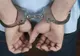 Dâmbovița. Bărbat acuzat că a întreținut relații sexuale cu o fetiță timp de cinci ani, arestat preventiv
