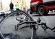 Dâmboviţa. Biciclist acroşat de un TIR pe o stradă din Târgovişte