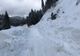 VIDEO Două utilaje surprinse (din nou) de avalanșe, în Bucegi. Drumul este blocat