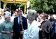 FOTO VIDEO Dăncilă și Fifor s-au rugat la moaștele Sf. Nifon, la Târgoviște. Premierul a făcut baie de mulțime