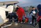 Şoferul autobasculantei încărcate cu pietriș care s-a răsturnat pe Autostrada A1 a decedat . Victima nu a răspuns manevrelor de resuscitare