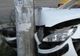 O şoferiţă din Dâmbovița s-a izbit violent cu mașina de un stâlp de electricitate și de un gard